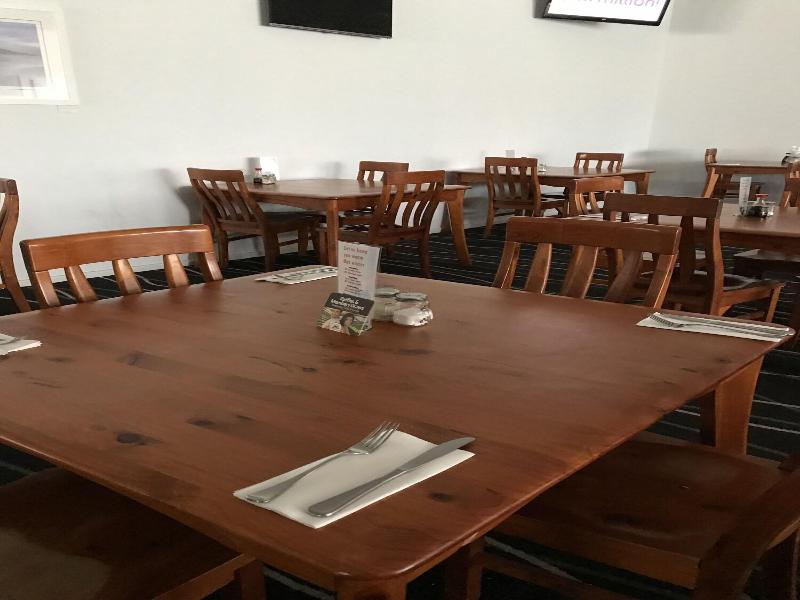 Tea Gardens Club Inn Motel image