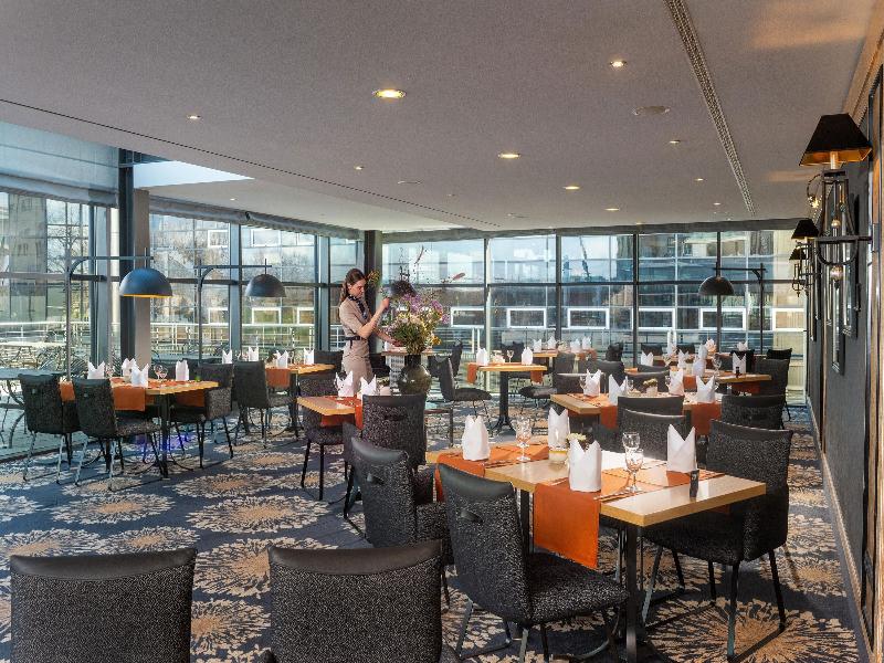 Maritim Hotel Dresden image