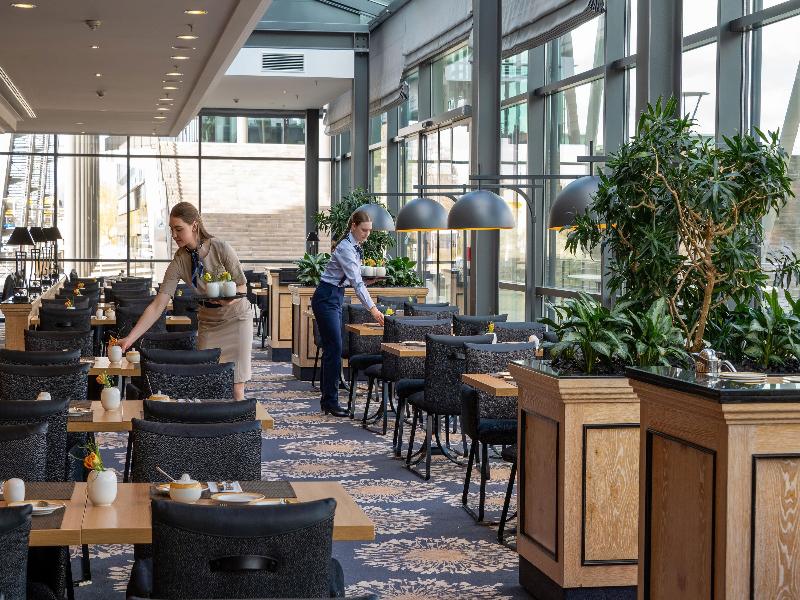 Maritim Hotel Dresden image
