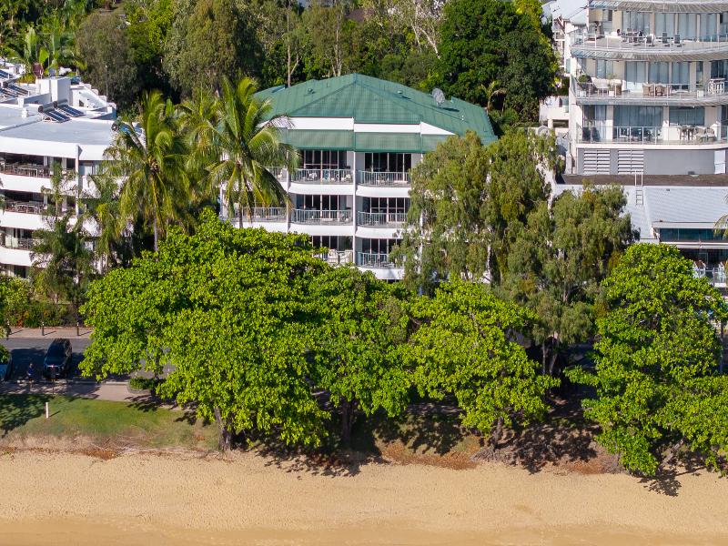 Beachfront On Trinity Apartments image