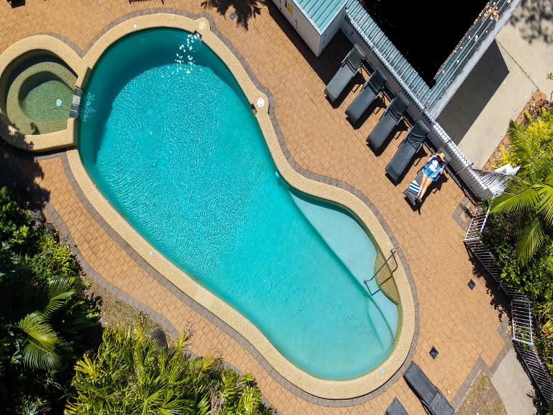 Beachfront On Trinity Apartments image