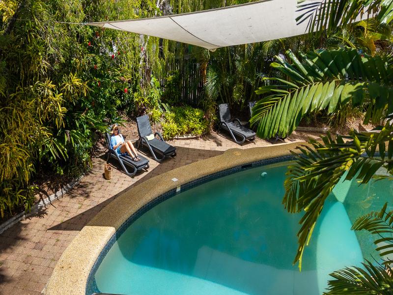 Beachfront On Trinity Apartments image