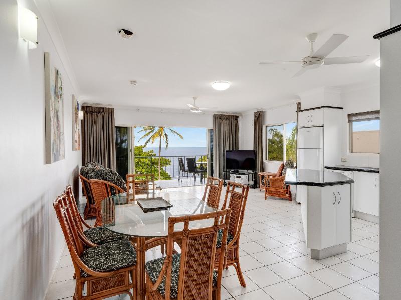 Beachfront On Trinity Apartments image