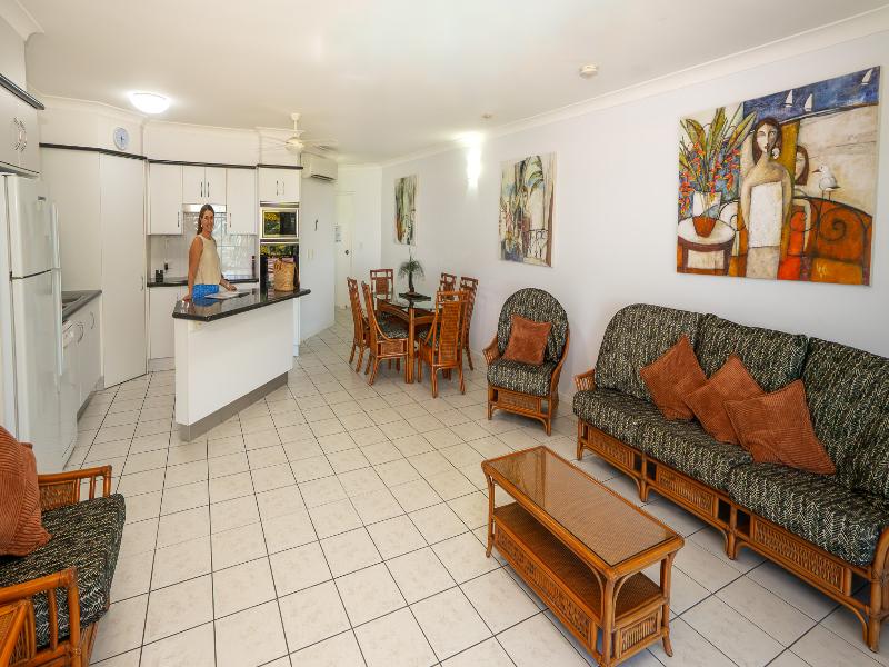 Beachfront On Trinity Apartments image