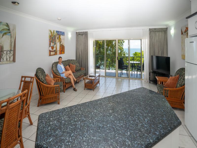 Beachfront On Trinity Apartments image