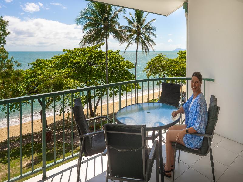 Beachfront On Trinity Apartments image