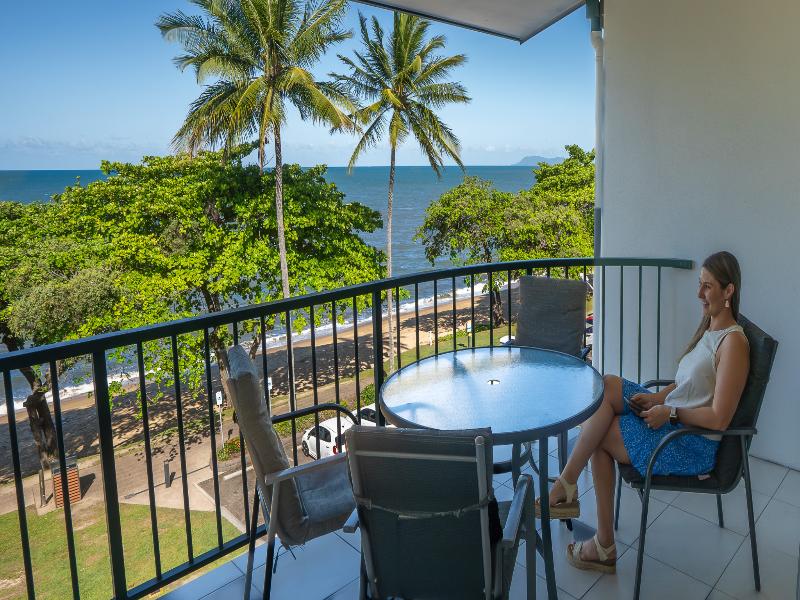 Beachfront On Trinity Apartments image