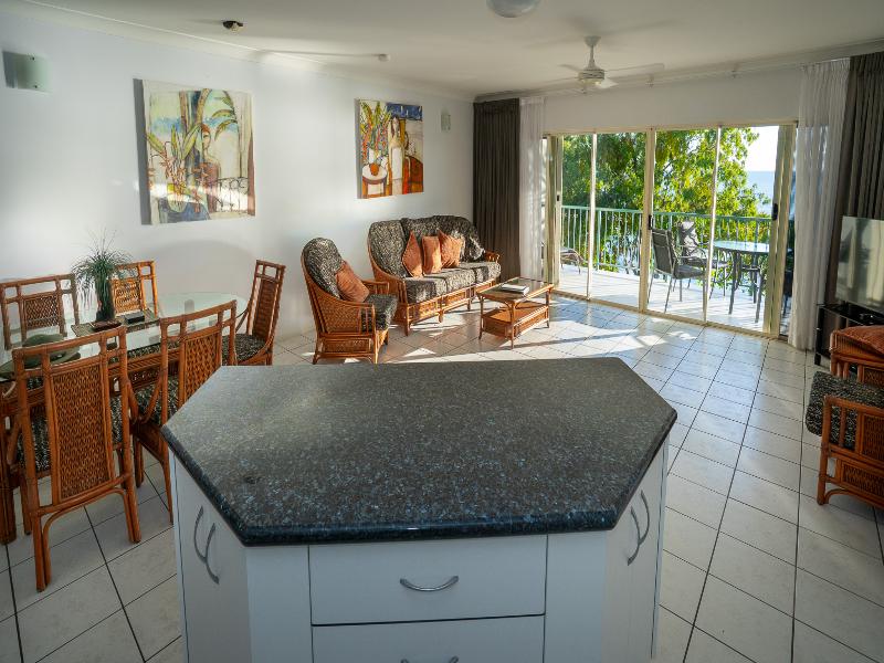 Beachfront On Trinity Apartments image