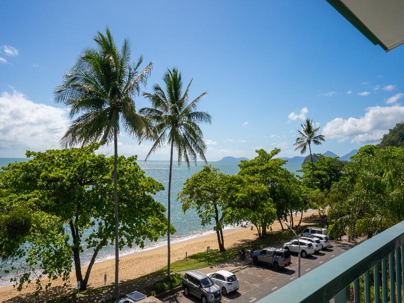 Beachfront On Trinity Apartments image