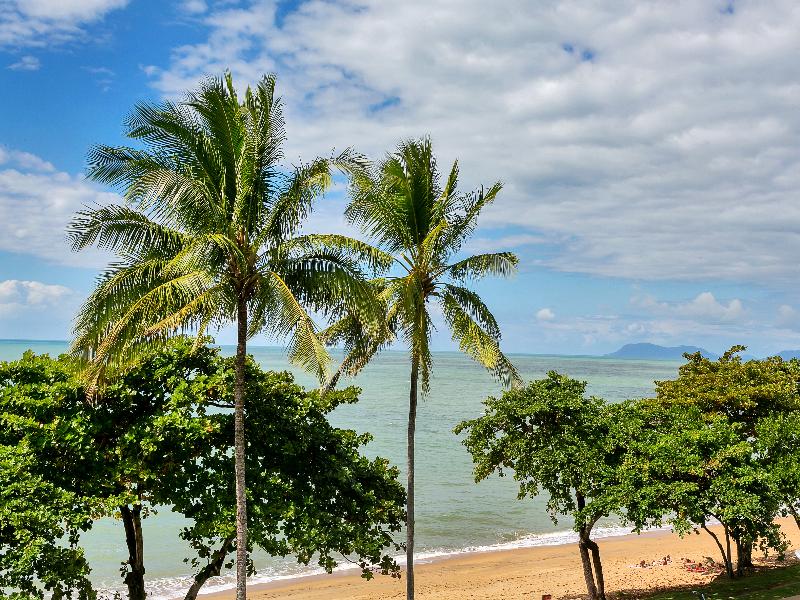 Beachfront On Trinity Apartments image