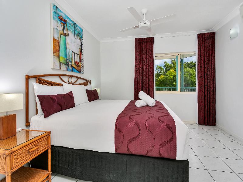 Beachfront On Trinity Apartments image