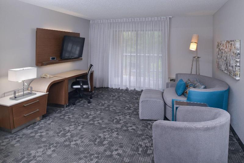 Courtyard Atlanta Suwanee image