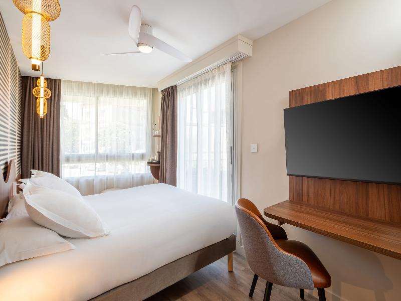 Best Western Hotel Le Crystal Dinard image