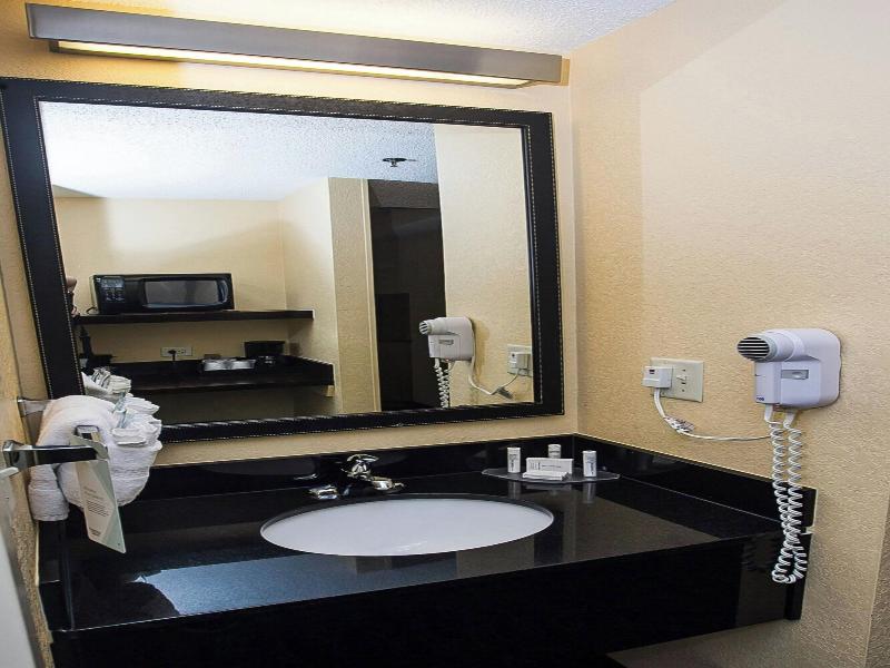 Fairfield Inn & Suites By Marriott Boston Milford image
