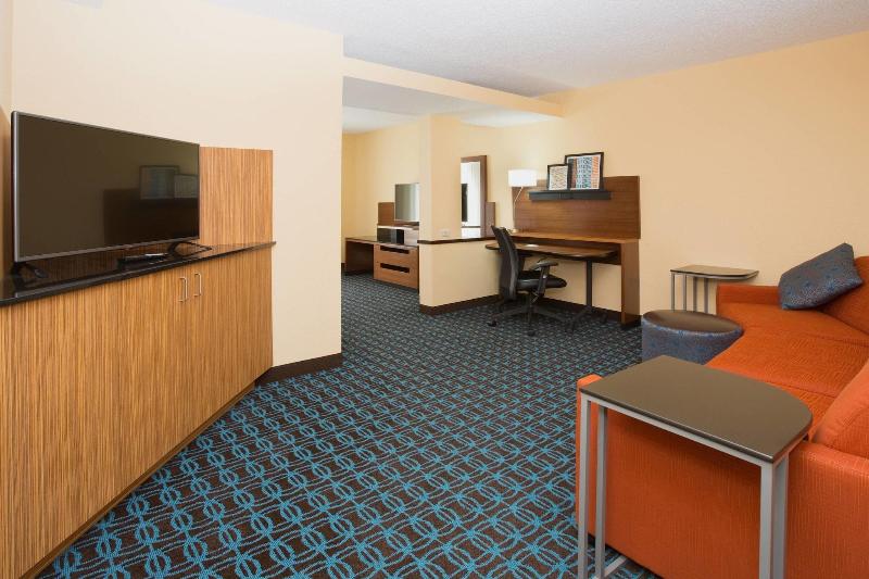 Fairfield Inn & Suites By Marriott Boston Milford image