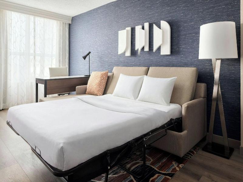 Chicago Marriott Suites Deerfield image