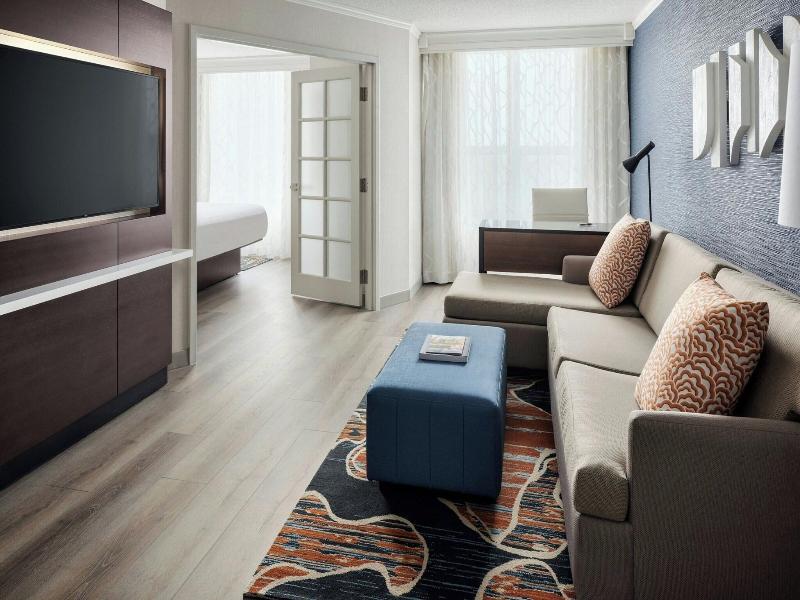 Chicago Marriott Suites Deerfield image