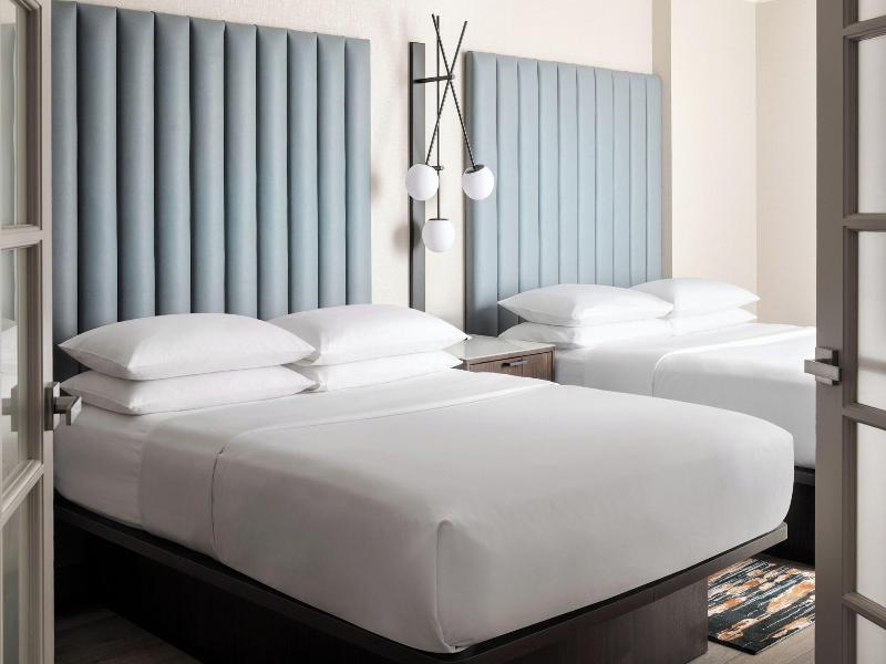 Chicago Marriott Suites Deerfield image