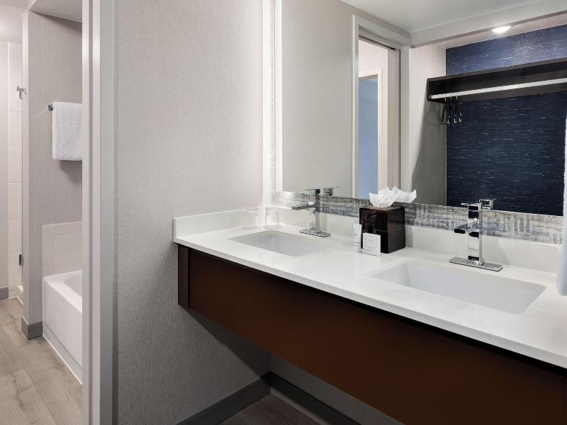 Chicago Marriott Suites Deerfield image