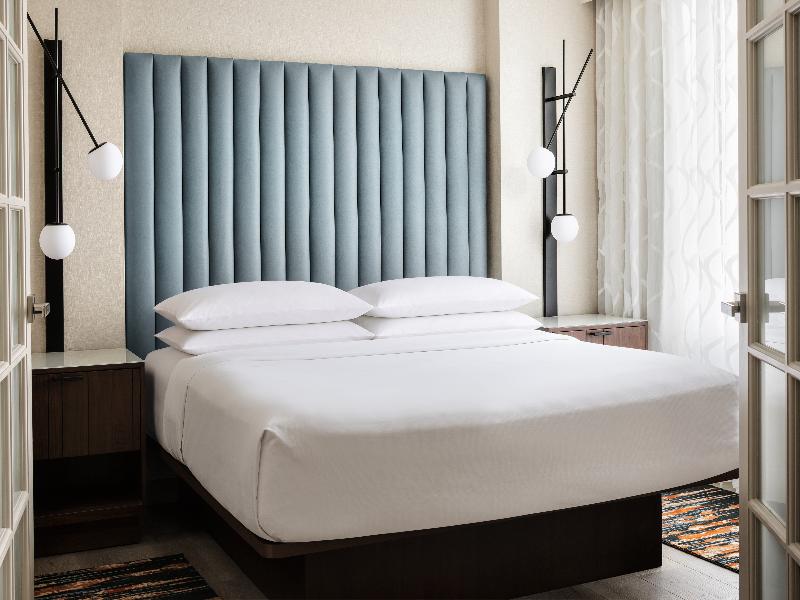 Chicago Marriott Suites Deerfield image