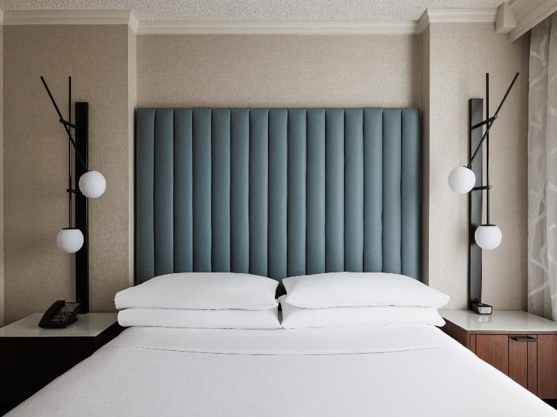 Chicago Marriott Suites Deerfield image
