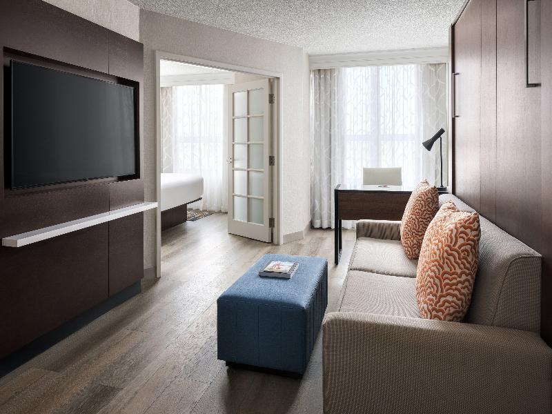 Chicago Marriott Suites Deerfield image