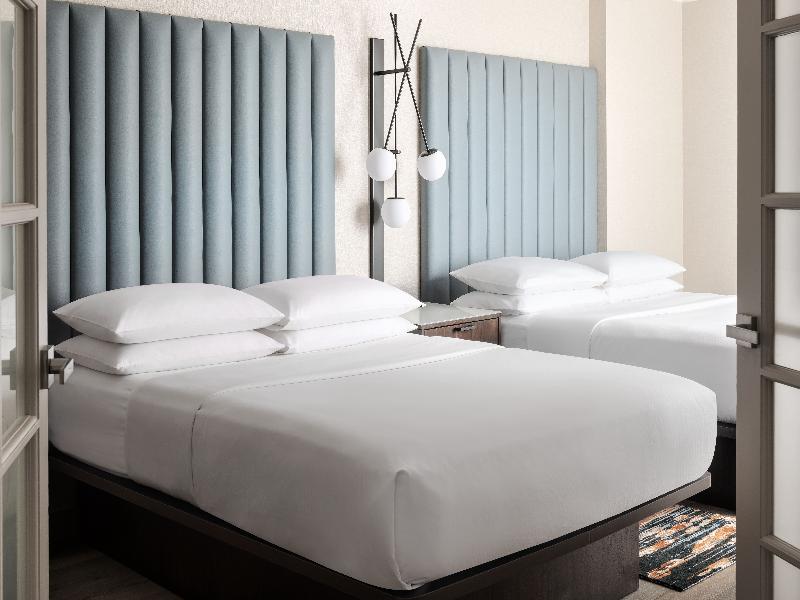 Chicago Marriott Suites Deerfield image