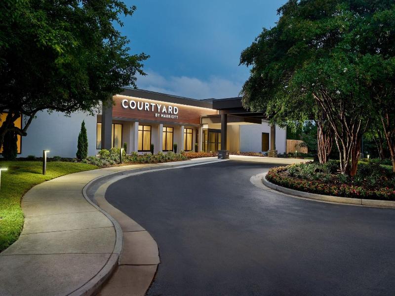 Courtyard Charlottesville North