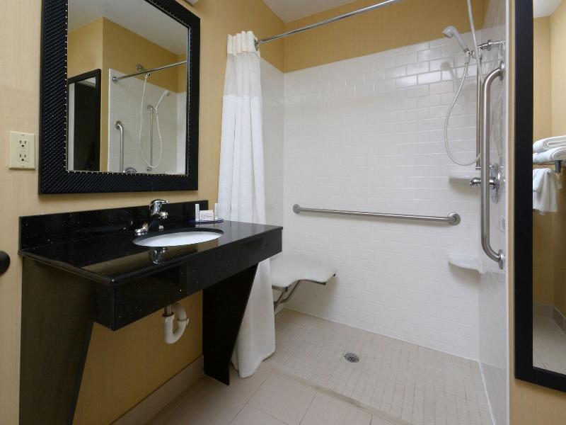 Fairfield Inn & Suites Charlottesville North image