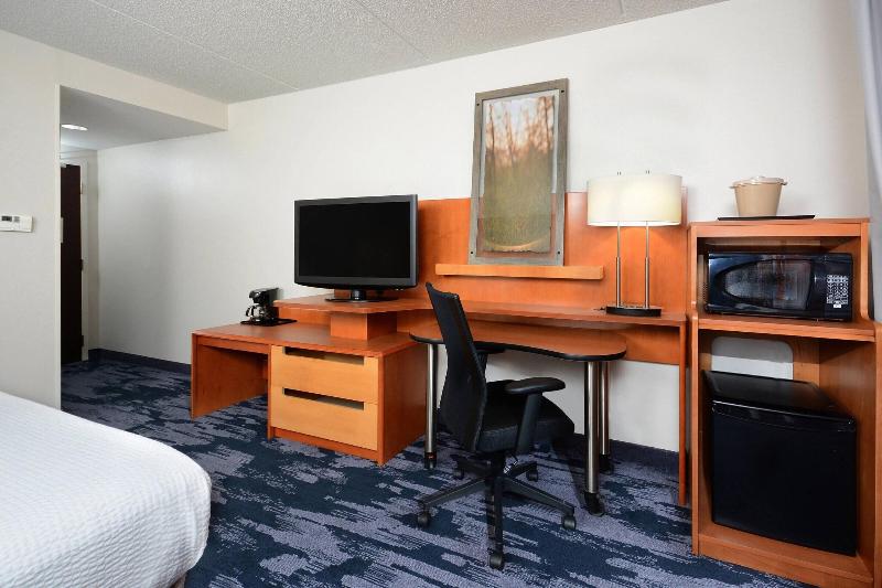 Fairfield Inn & Suites Charlottesville North image