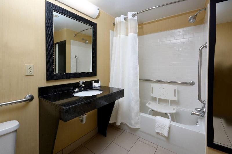 Fairfield Inn & Suites Charlottesville North image
