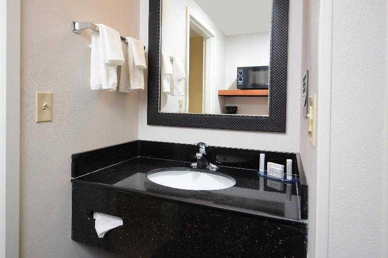Fairfield Inn & Suites Charlottesville North image