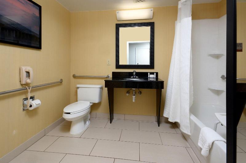 Fairfield Inn & Suites Charlottesville North image