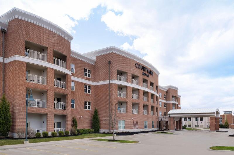 Courtyard Columbus New Albany image