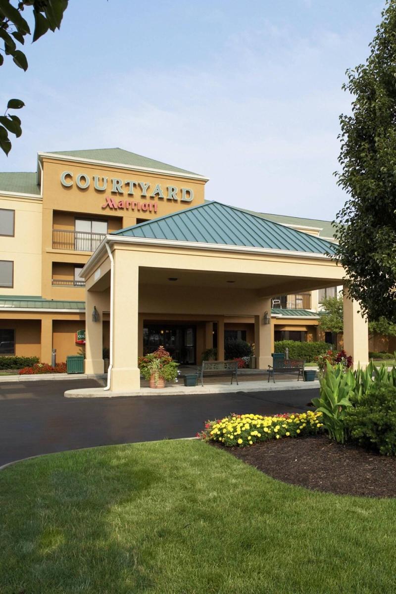 Courtyard Newark Granville image