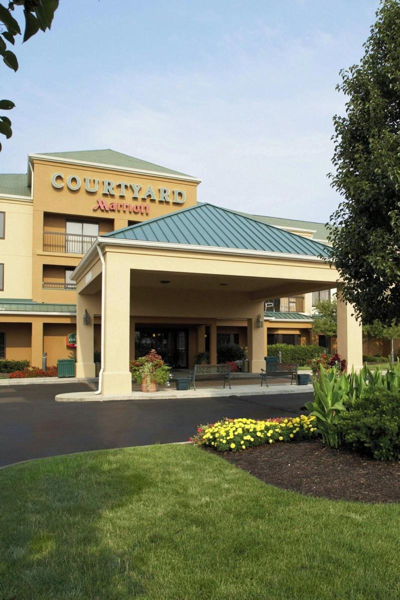 Courtyard Newark Granville image