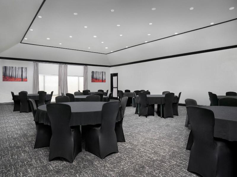 TownePlace Suites Dallas DeSoto image