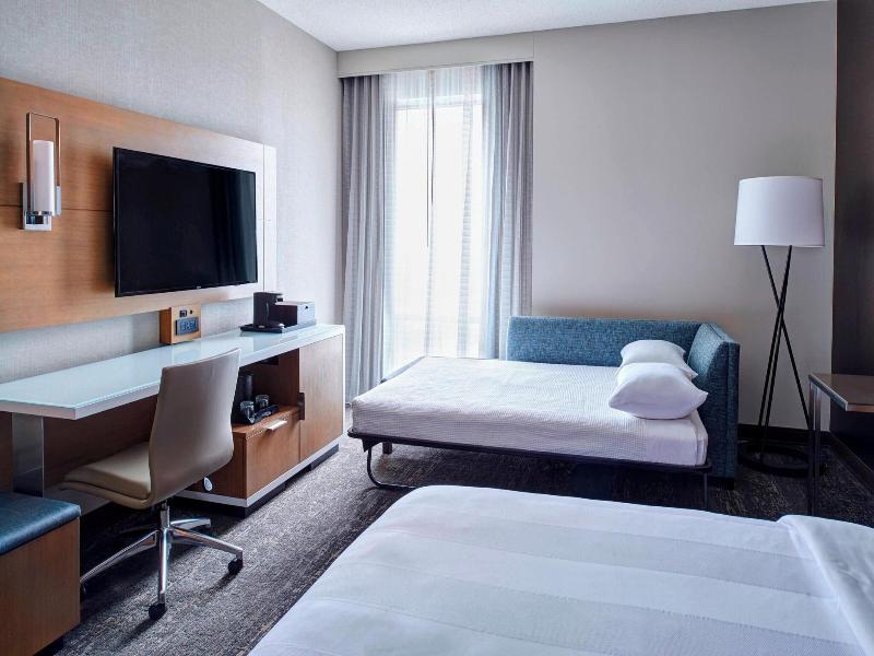 Auburn Hills Marriott Pontiac image