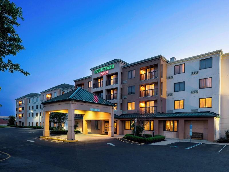 Courtyard Cranbury South Brunswick image