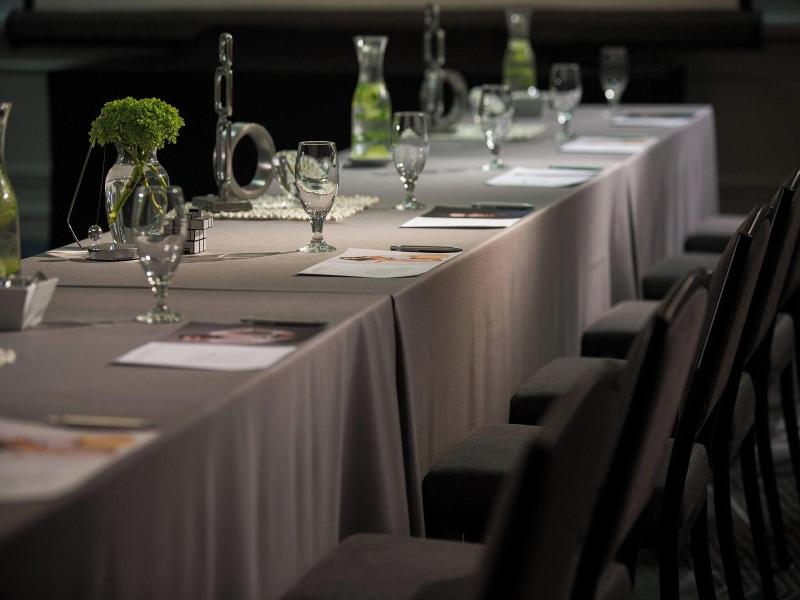 Renaissance Meadowlands Hotel image