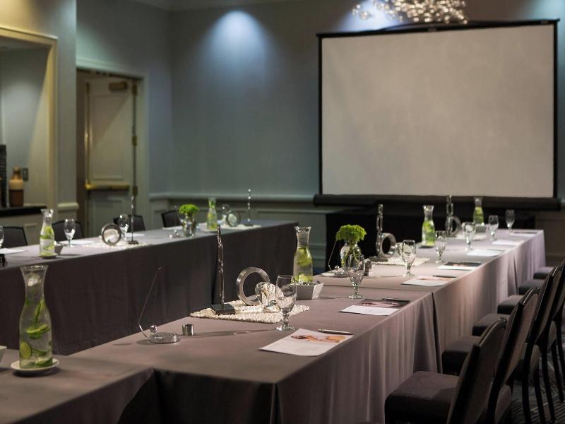 Renaissance Meadowlands Hotel image
