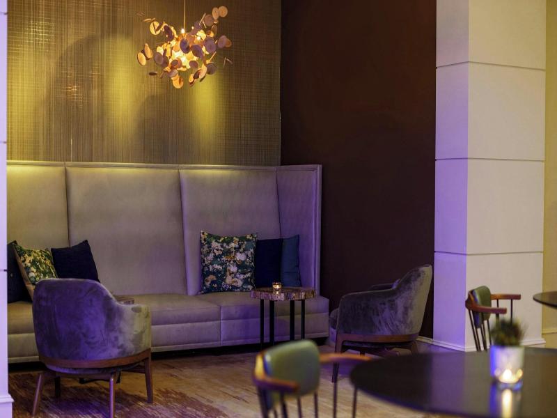 Renaissance Meadowlands Hotel image
