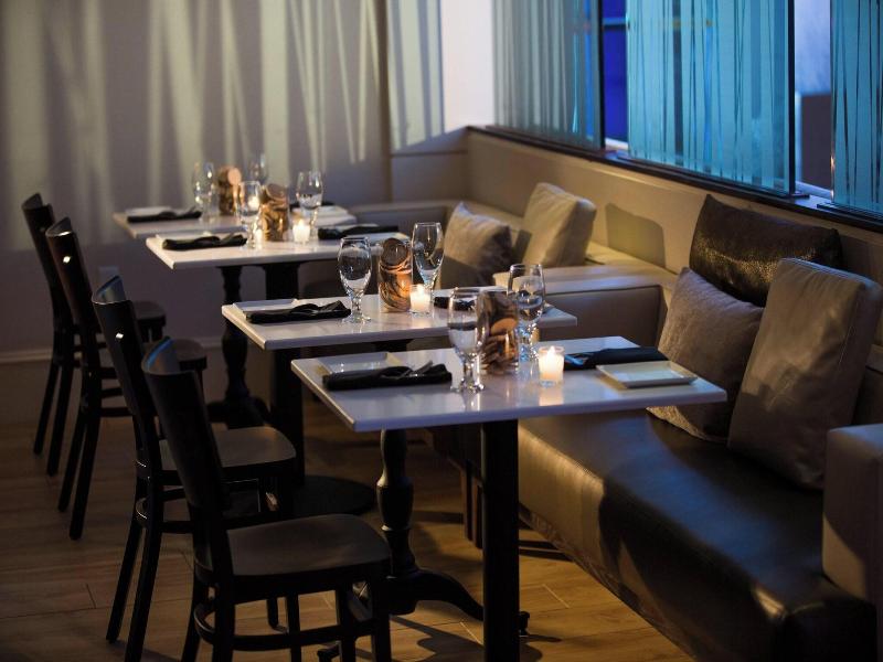 Renaissance Meadowlands Hotel image