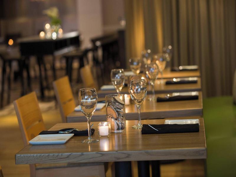 Renaissance Meadowlands Hotel image