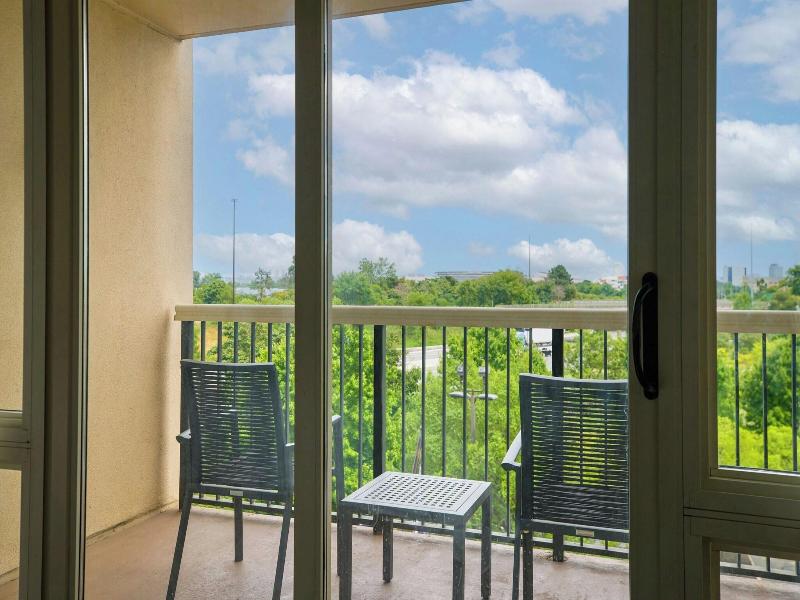 Renaissance Meadowlands Hotel image