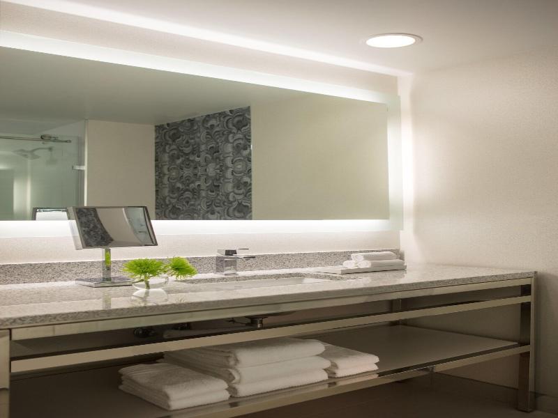 Renaissance Meadowlands Hotel image