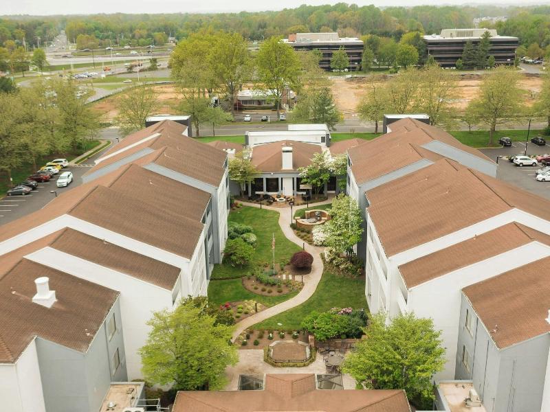 Courtyard Lincroft Red Bank image