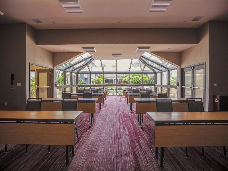 Courtyard Lincroft Red Bank image