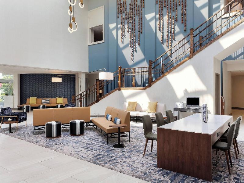 Delta Woodbridge Hotel image