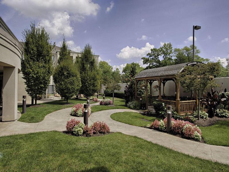 Courtyard Wall at Monmouth Shores Corporate Park image